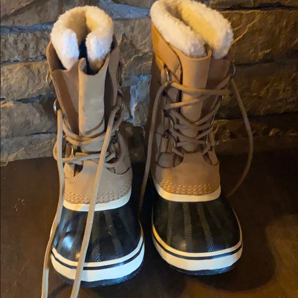 Sorel Joan Of Ark, waterproof, insulated size 6